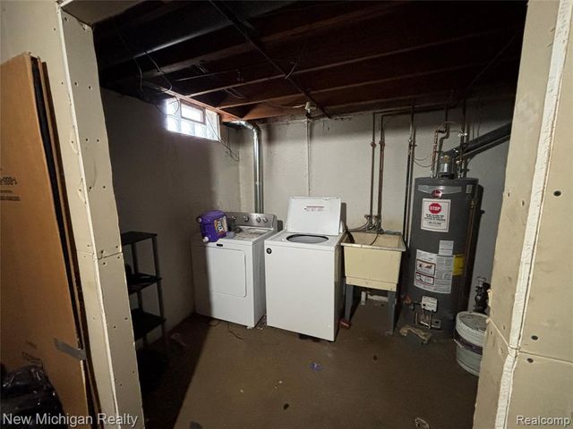 16974 Kingsbrooke Drive, Clinton Township, MI 48038