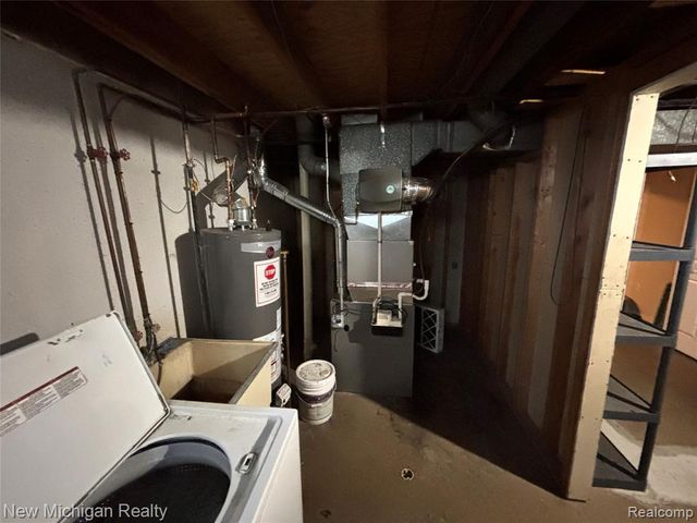 16974 Kingsbrooke Drive, Clinton Township, MI 48038