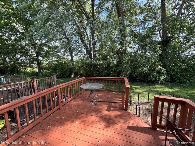 16974 Kingsbrooke Drive, Clinton Township, MI 48038