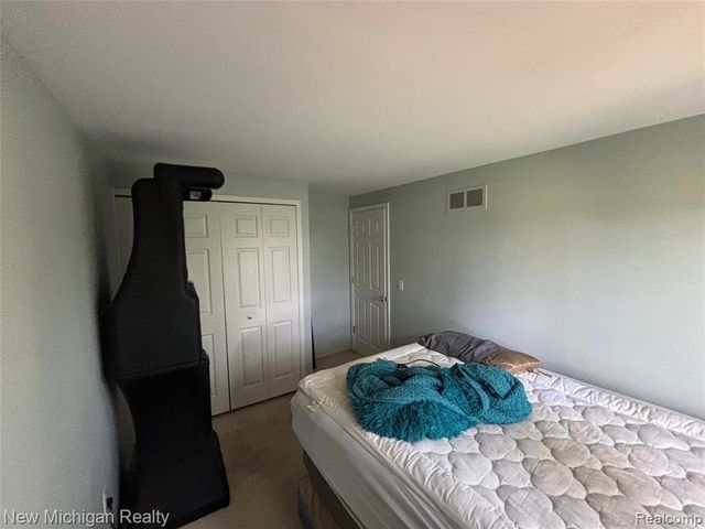 16974 Kingsbrooke Drive, Clinton Township, MI 48038