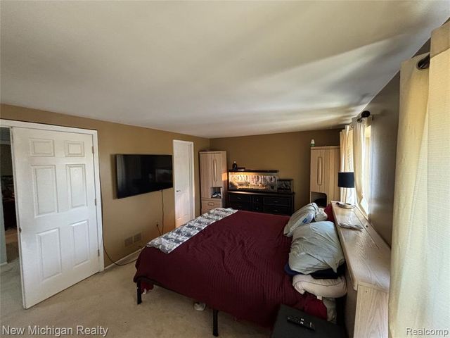 16974 Kingsbrooke Drive, Clinton Township, MI 48038
