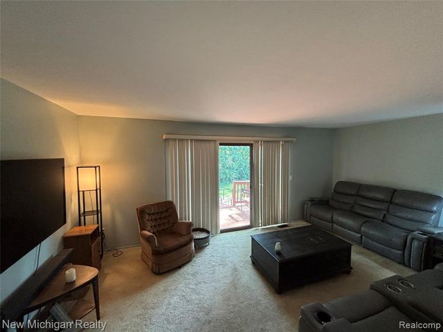 16974 Kingsbrooke Drive, Clinton Township, MI 48038