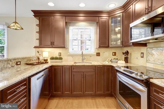 2660 CENTENNIAL CT, Alexandria, VA 22311