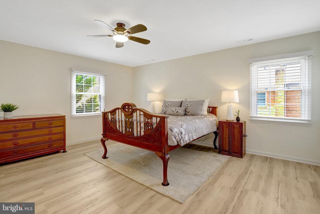 2660 CENTENNIAL CT, Alexandria, VA 22311