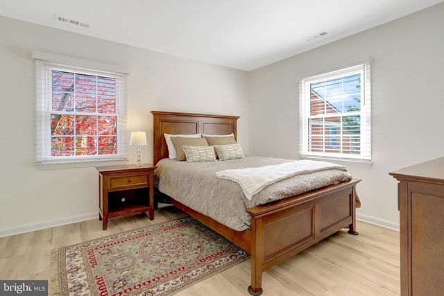 2660 CENTENNIAL CT, Alexandria, VA 22311