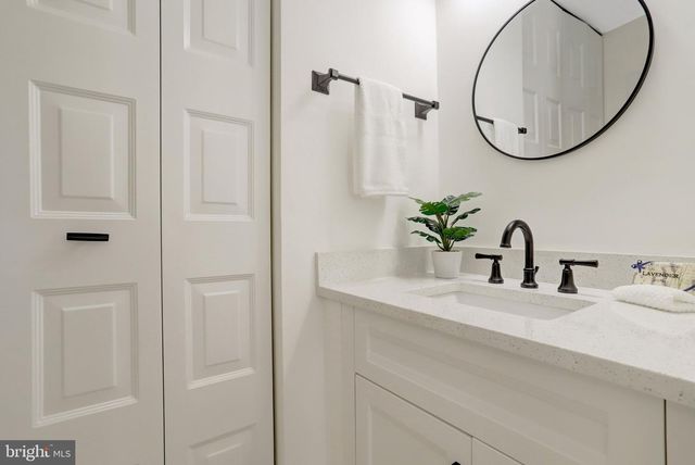 2660 CENTENNIAL CT, Alexandria, VA 22311