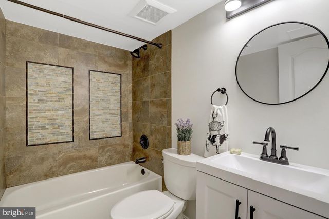 2660 CENTENNIAL CT, Alexandria, VA 22311