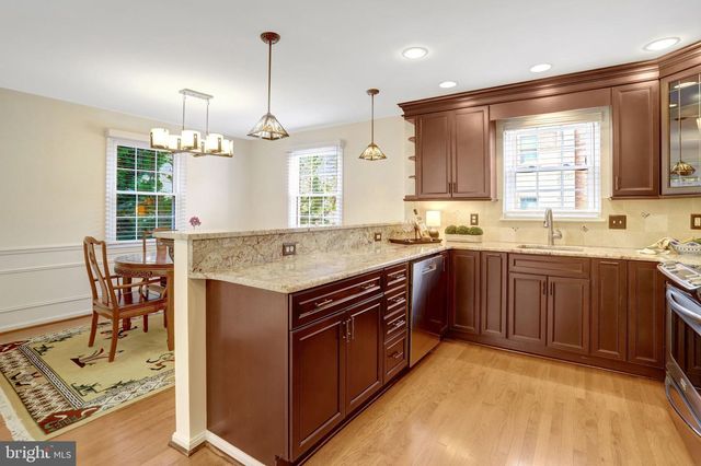 2660 CENTENNIAL CT, Alexandria, VA 22311