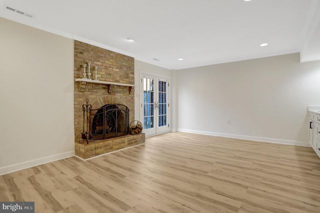 2660 CENTENNIAL CT, Alexandria, VA 22311