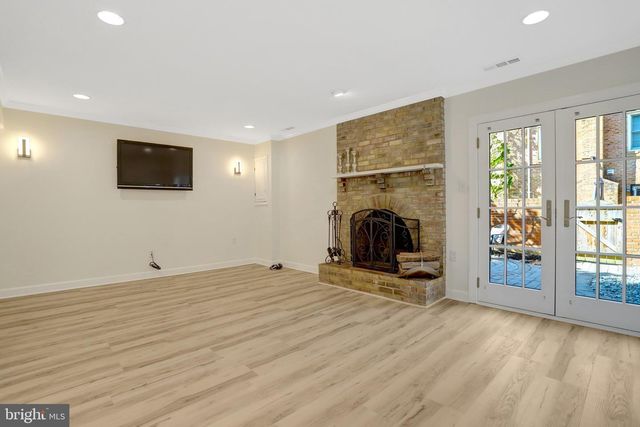 2660 CENTENNIAL CT, Alexandria, VA 22311