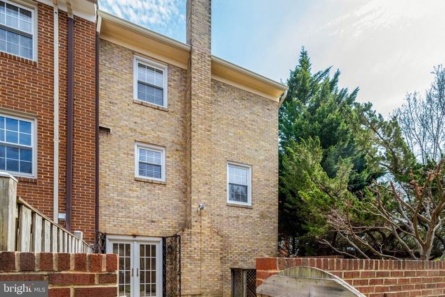 2660 CENTENNIAL CT, Alexandria, VA 22311