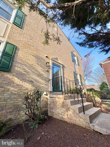 2660 CENTENNIAL CT, Alexandria, VA 22311