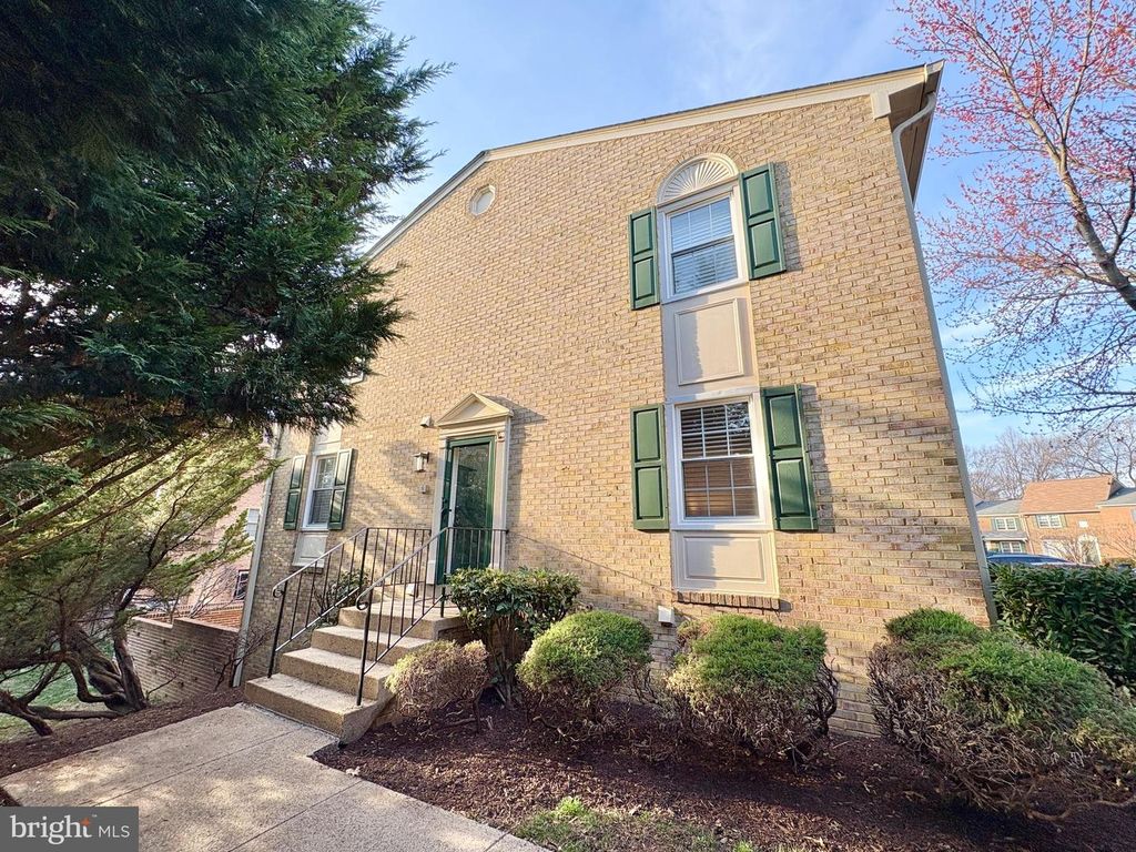 2660 CENTENNIAL CT, Alexandria, VA 22311
