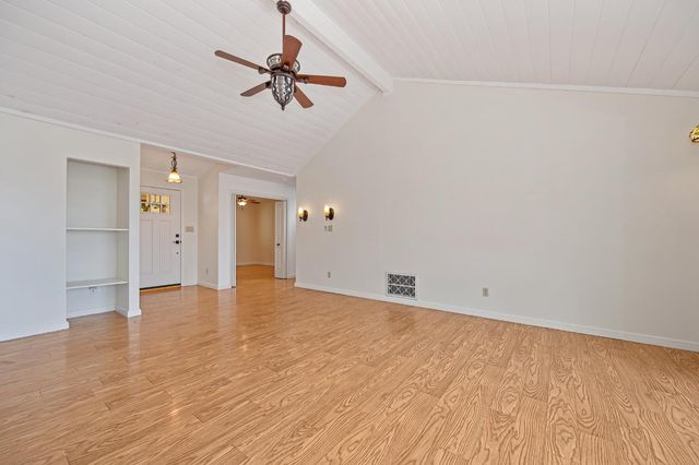 13894 Hemlock Dr, Penn Valley, CA 95946