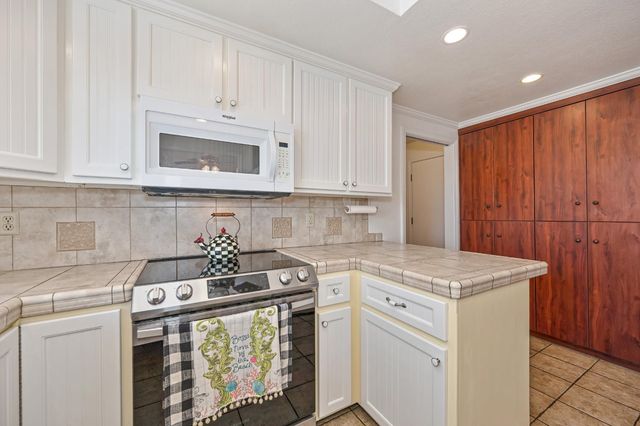 13894 Hemlock Dr, Penn Valley, CA 95946