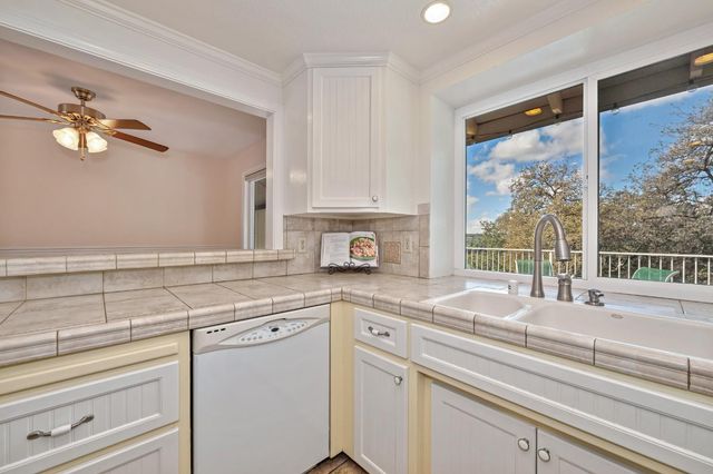 13894 Hemlock Dr, Penn Valley, CA 95946