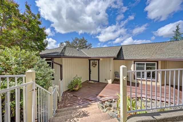 13894 Hemlock Dr, Penn Valley, CA 95946