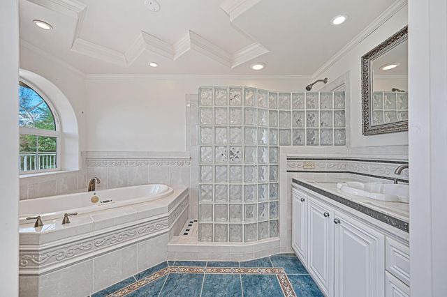 13894 Hemlock Dr, Penn Valley, CA 95946