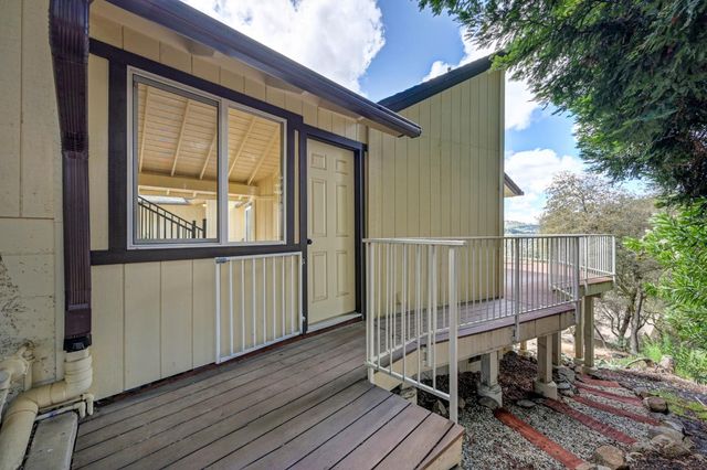 13894 Hemlock Dr, Penn Valley, CA 95946