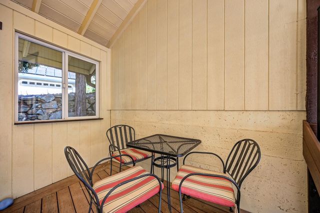 13894 Hemlock Dr, Penn Valley, CA 95946
