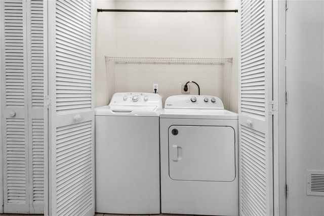 1520 NE 6TH AVENUE, Gainesville, FL 32641