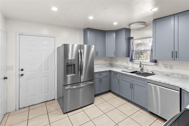 1520 NE 6TH AVENUE, Gainesville, FL 32641