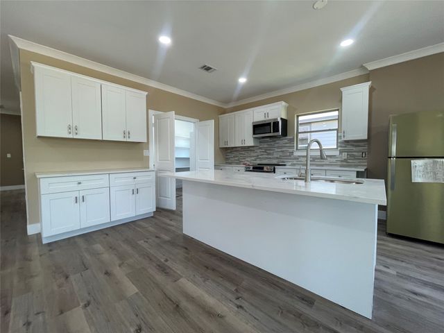 4313 Mountain Hollow Drive, Granbury, TX 76048