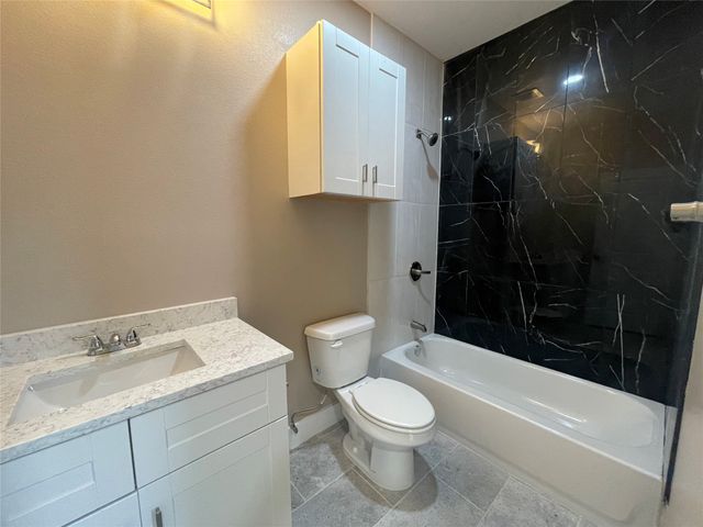4313 Mountain Hollow Drive, Granbury, TX 76048
