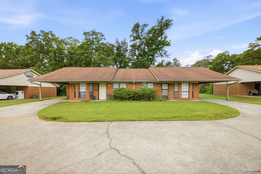 141 B Woods Road, Rome, GA 30161