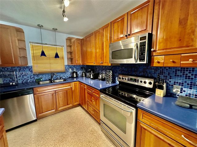 2901 NW 9th Ter, Wilton Manors, FL 33311