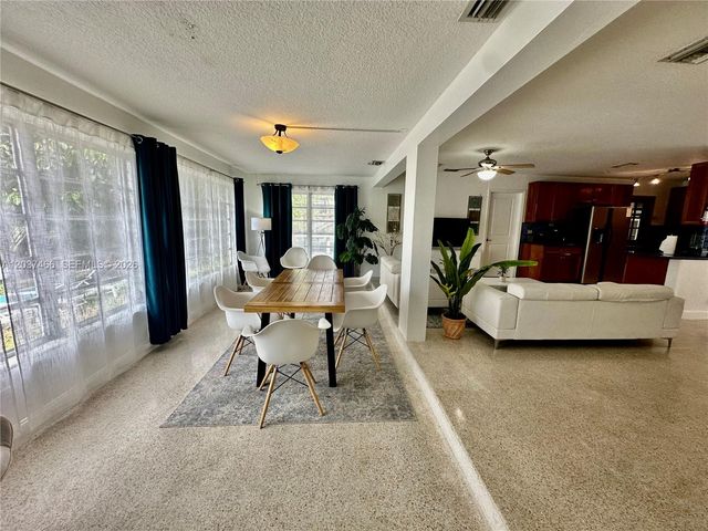 2901 NW 9th Ter, Wilton Manors, FL 33311