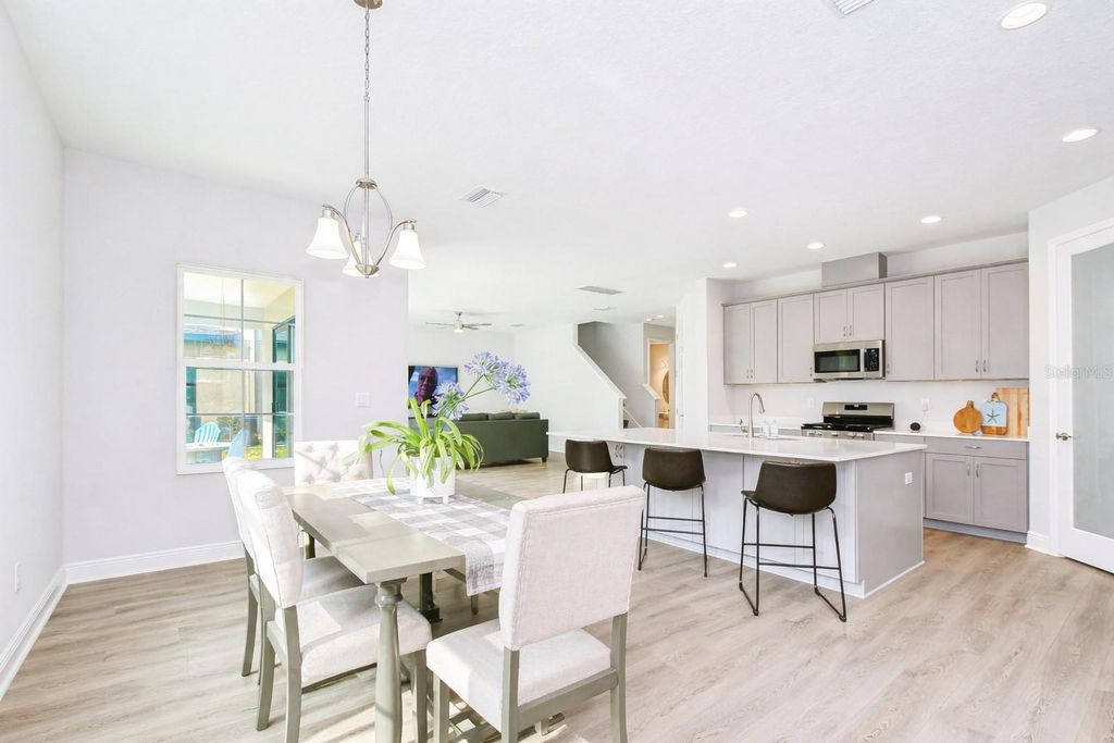 Image 11 of property listing at 14733 GALLOP RUN DRIVE, Lithia, FL 33547