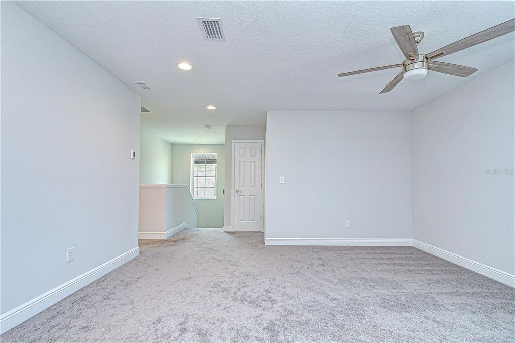 Image 16 of property listing at 14733 GALLOP RUN DRIVE, Lithia, FL 33547