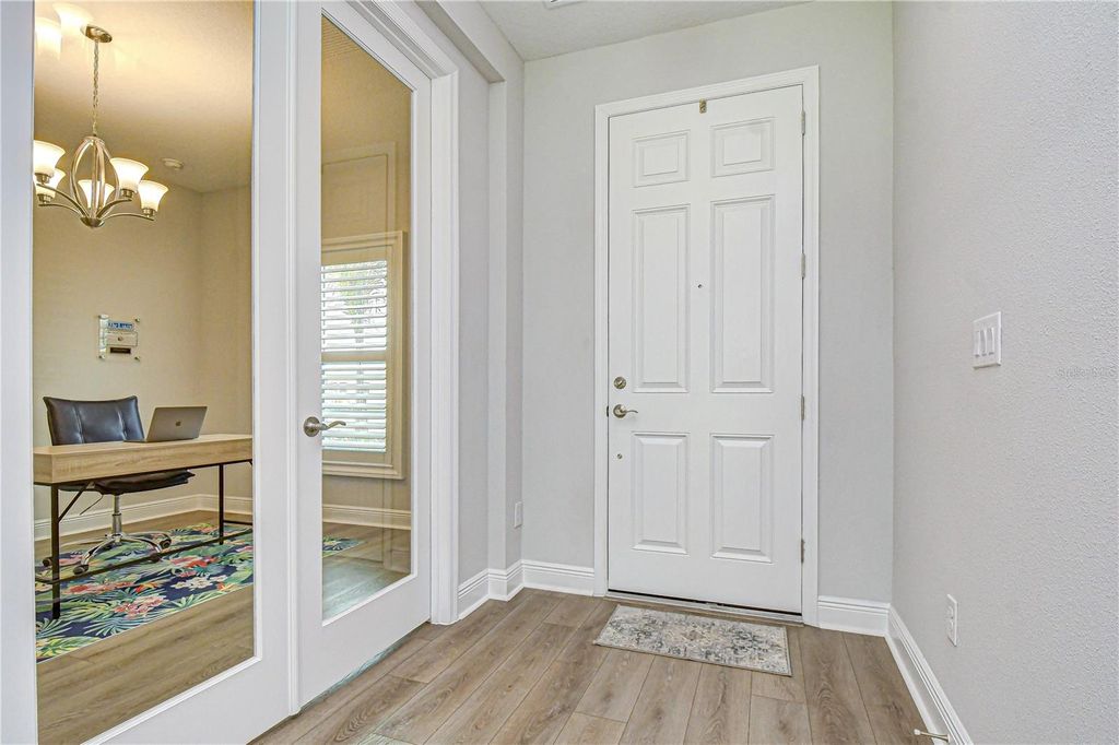 Image 4 of property listing at 14733 GALLOP RUN DRIVE, Lithia, FL 33547