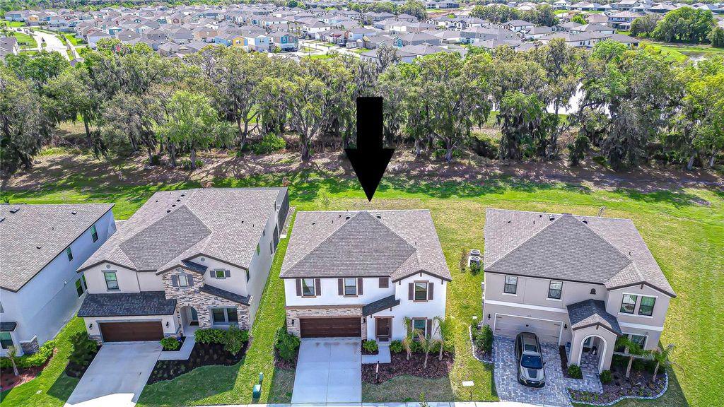 Image 35 of property listing at 14733 GALLOP RUN DRIVE, Lithia, FL 33547