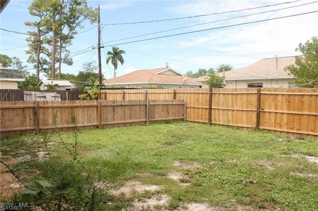 4407 Thomasson LN, Naples, FL 34112