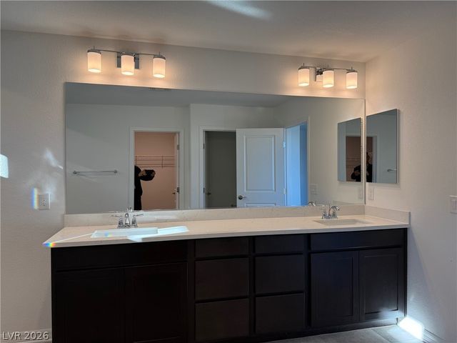 7706 WHISTLEBECK Avenue, Las Vegas, NV 89113