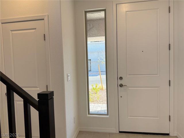 7706 WHISTLEBECK Avenue, Las Vegas, NV 89113