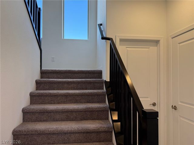 7706 WHISTLEBECK Avenue, Las Vegas, NV 89113