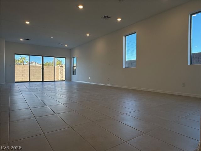 7706 WHISTLEBECK Avenue, Las Vegas, NV 89113