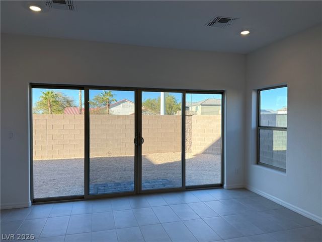 7706 WHISTLEBECK Avenue, Las Vegas, NV 89113