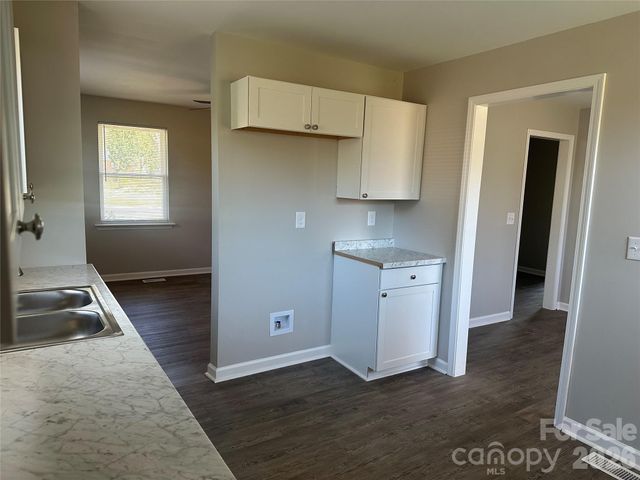 509 Skipwith Place, Charlotte, NC 28217