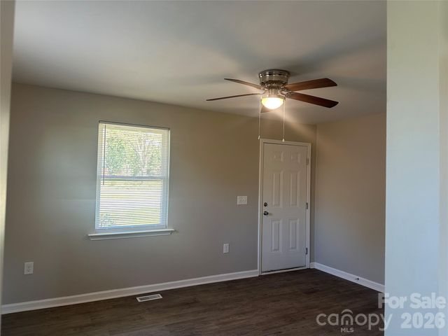 509 Skipwith Place, Charlotte, NC 28217