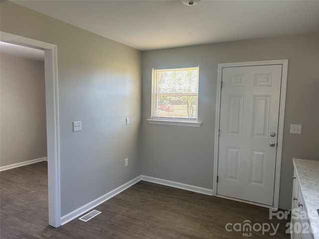 509 Skipwith Place, Charlotte, NC 28217