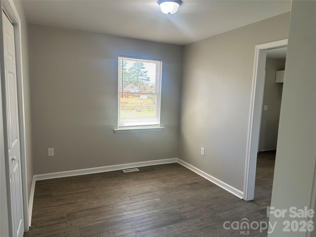 509 Skipwith Place, Charlotte, NC 28217