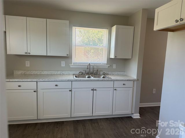 509 Skipwith Place, Charlotte, NC 28217