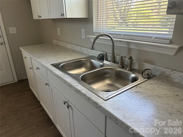 509 Skipwith Place, Charlotte, NC 28217
