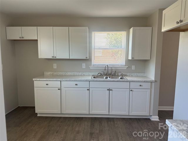 509 Skipwith Place, Charlotte, NC 28217