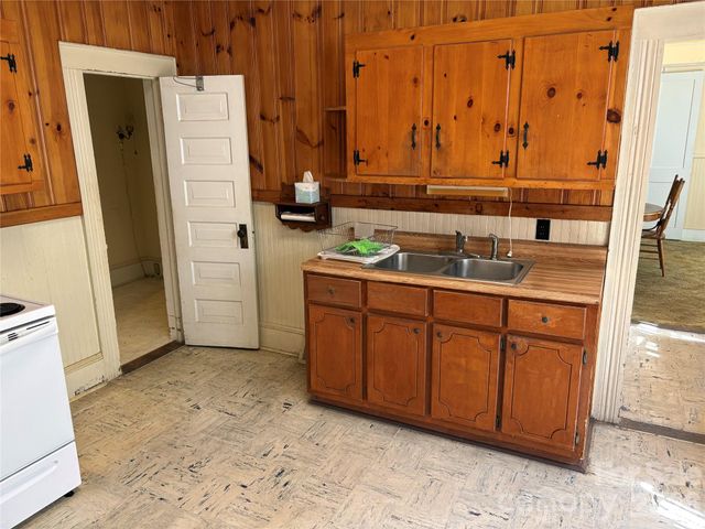 114 Hampton Street, Chester, SC 29706
