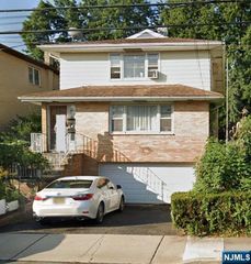 422 Myrtle Avenue, Fort Lee, NJ 07024